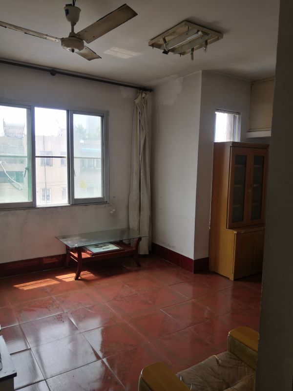 趙王河小區(qū)！3室1廳1衛(wèi)80m2，拎包入駐，隨時(shí)看房。