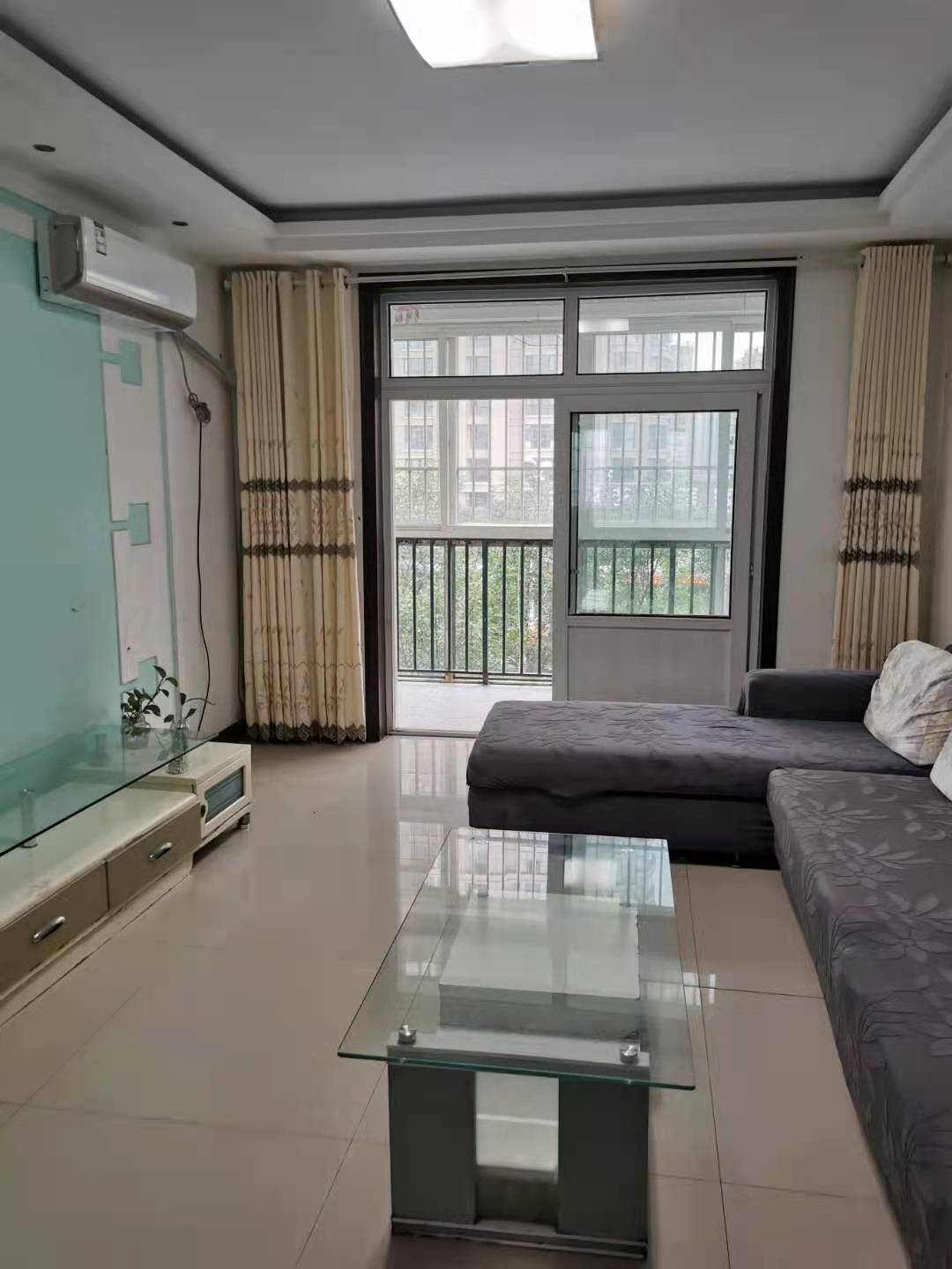 2室2廳1衛(wèi)1650元/月101.05m2精裝修出租