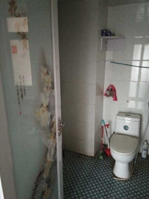 1室1廳1衛(wèi)， 繁華商圈，近學(xué)校，好房出租。