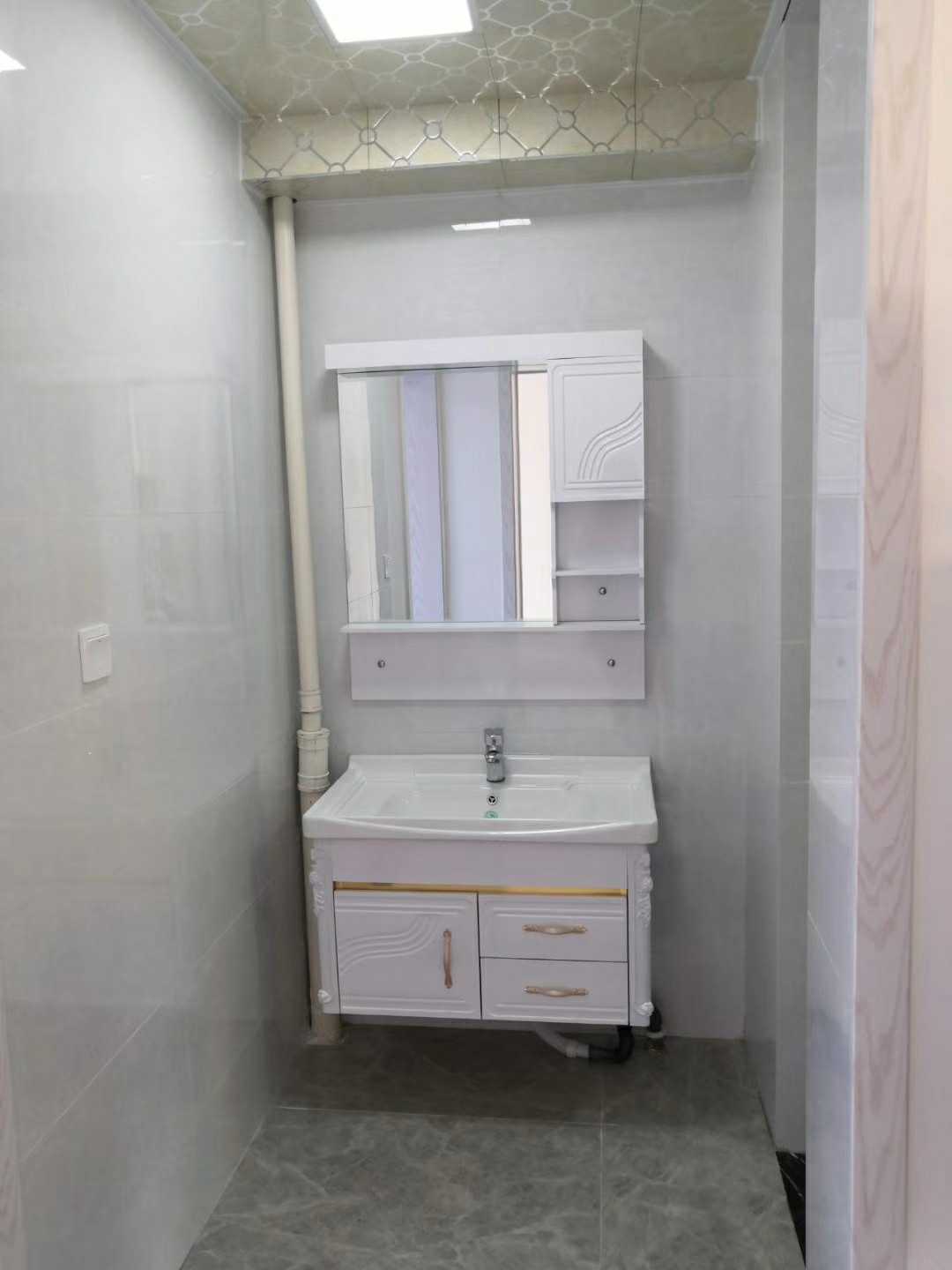 品質(zhì)小區(qū)！2室2廳1衛(wèi)95m2，拎包入駐，隨時看房。