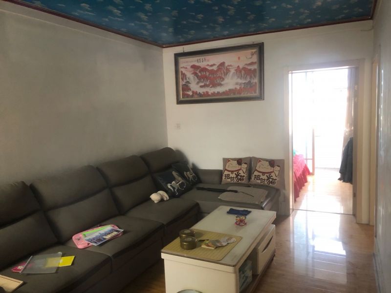 普通裝修3室2廳1衛(wèi)80m280萬(wàn)元