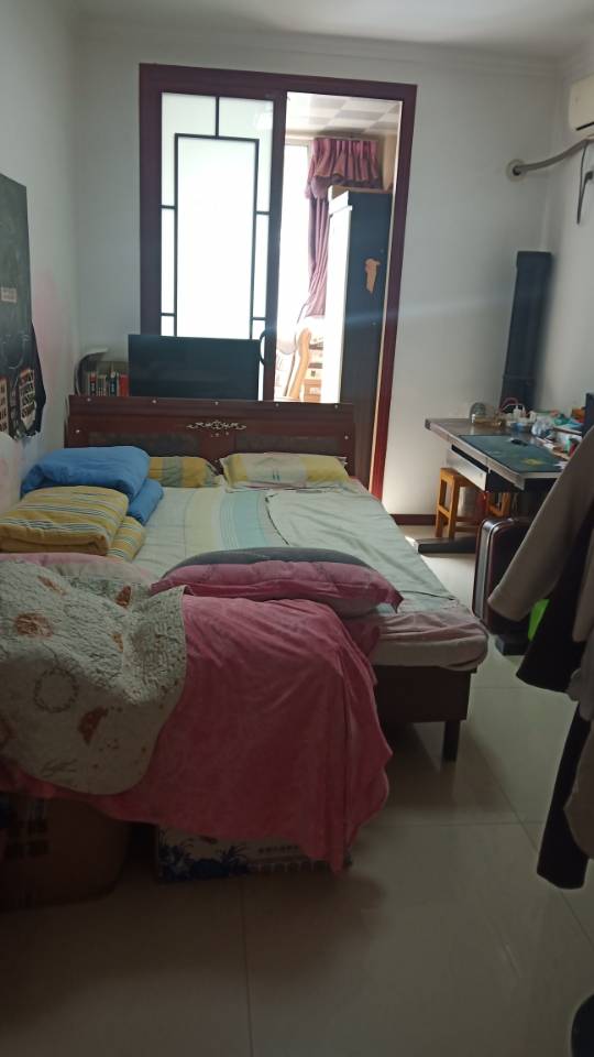 普通裝修3室2廳1衛(wèi)124m2158萬元