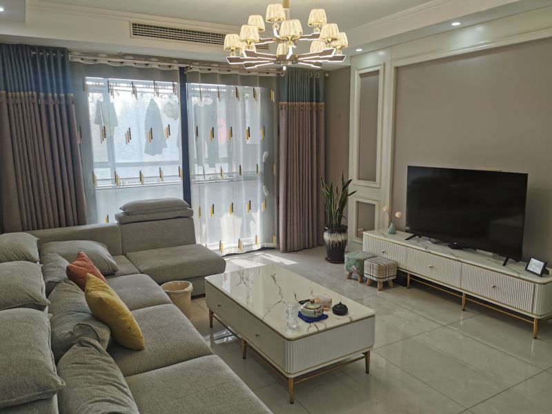 萬達(dá)廣場旁 香舍水郡主臥出租 ，拎包入住