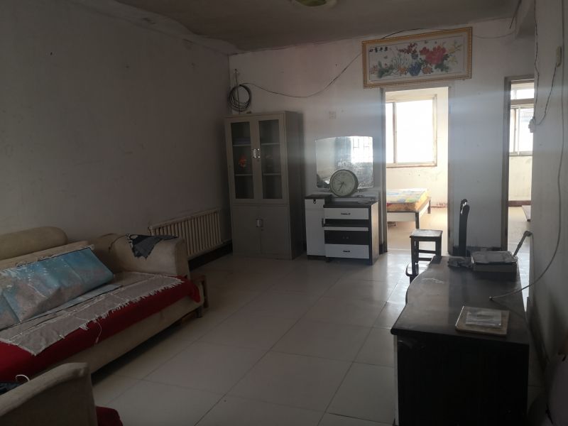 普通裝修2室2廳1衛(wèi)83m2650元/月