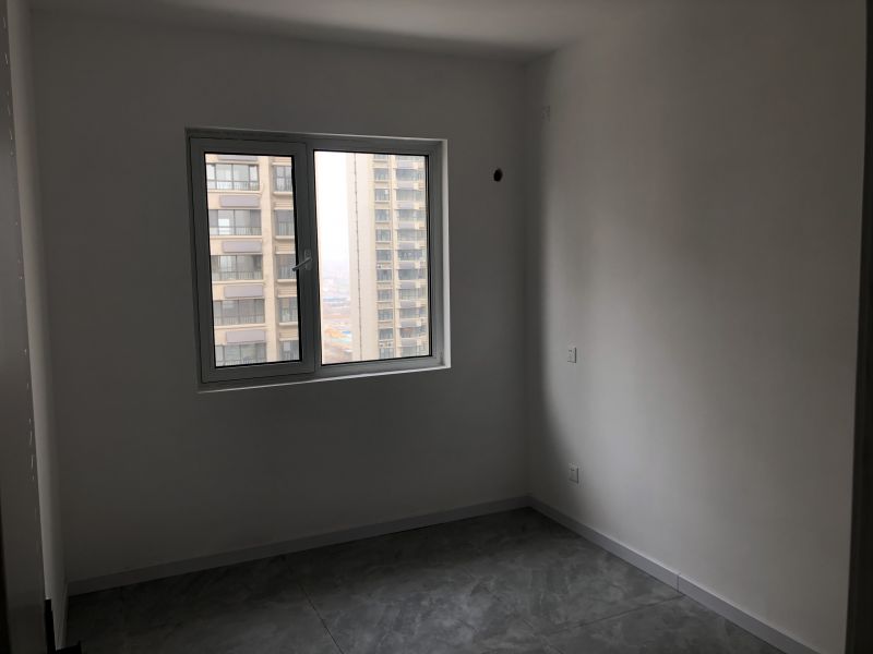 4室2廳2衛(wèi)， 繁華商圈，近學校，好房出租。