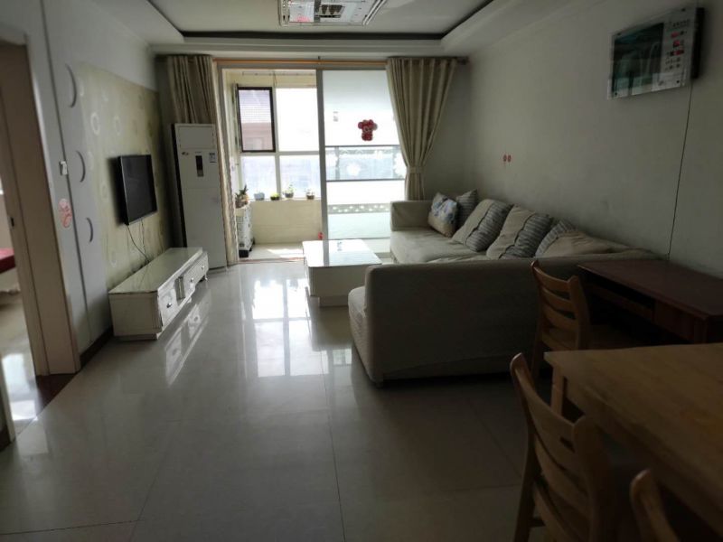 精裝修2室2廳1衛(wèi)105m21400元/月