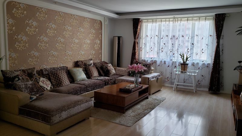 城北狀元府，精裝修4室2廳2衛(wèi)217m2252萬元。包括2個車位，儲藏室。豪華裝修。學(xué)區(qū)房。