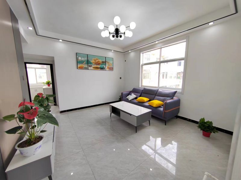 精裝修3室1廳1衛(wèi)96m284.8萬(wàn)元