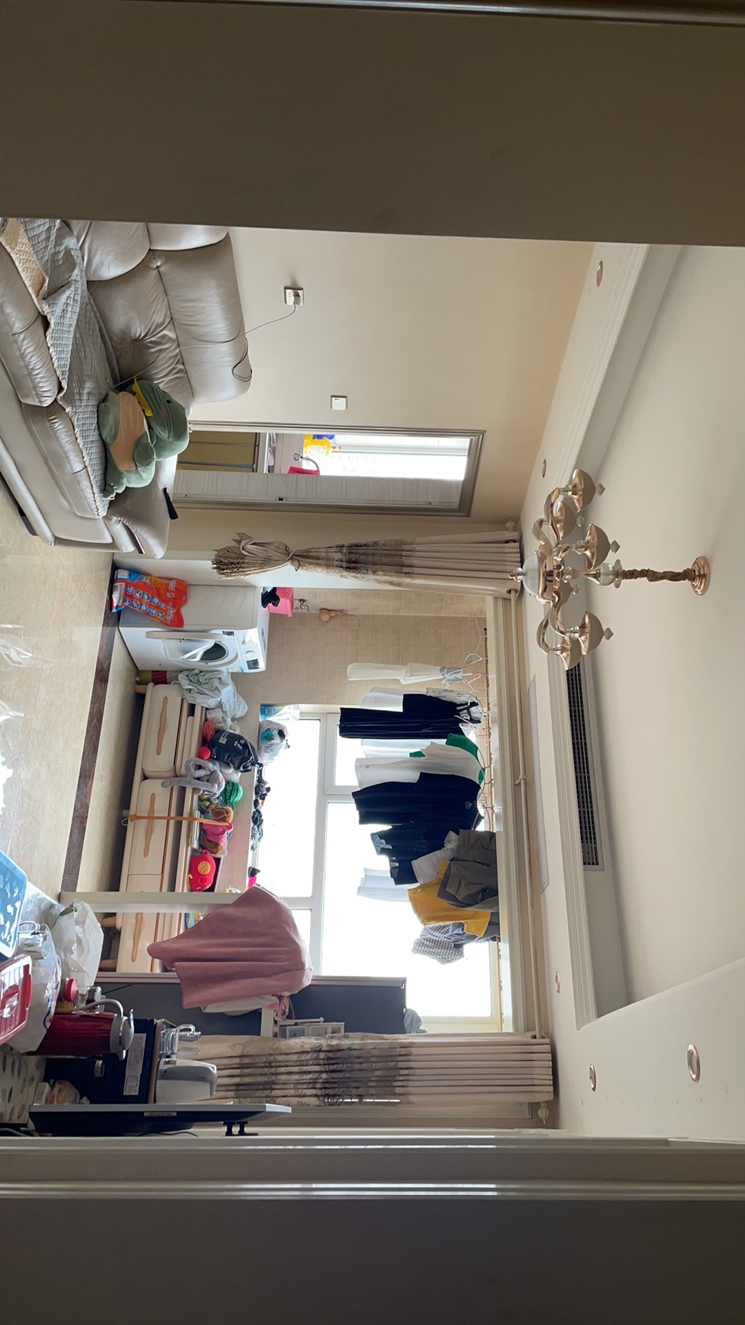 精裝修1室1廳1衛(wèi)64m260萬元