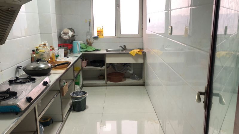 精裝修3室2廳1衛(wèi)136m22200元/月