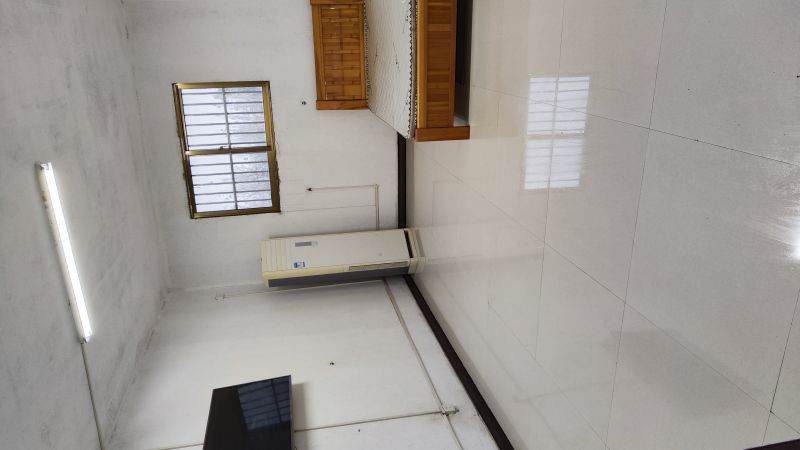 普通裝修5室3廳2衛(wèi)360m2880元/月