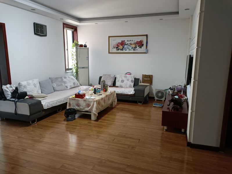 居家自住好房出售！3室2廳1衛(wèi)116萬元108m2精裝修。