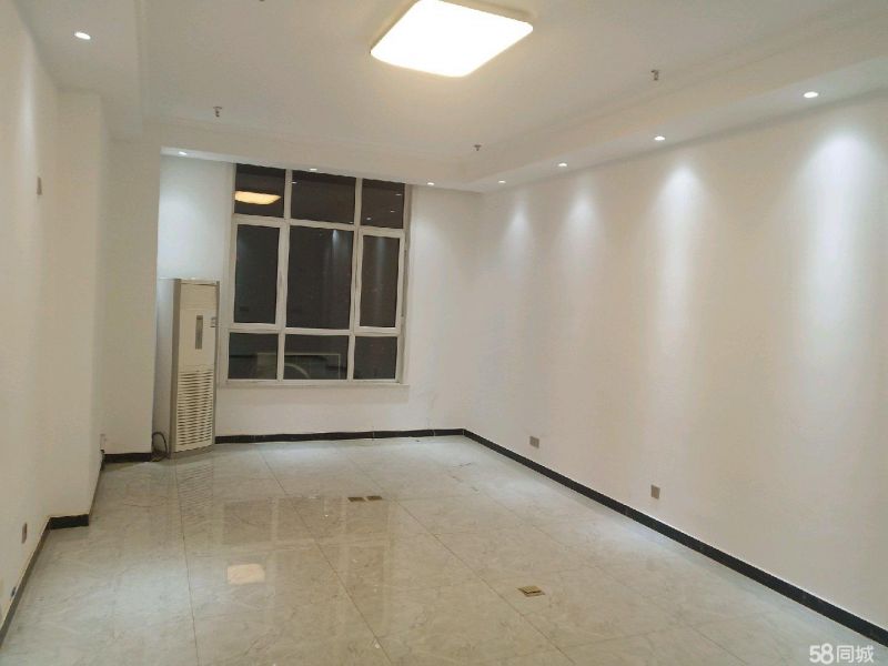 精裝修1室1廳1衛(wèi)75m21800元/月