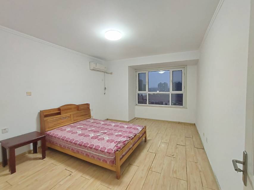 普通裝修2室2廳1衛(wèi)108m21350元/月