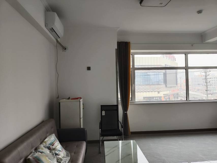 繁華商圈，交通便利，好房出租。