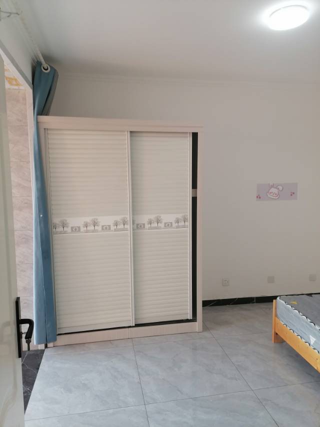 普通裝修3室1廳1衛(wèi)115m21500元/月