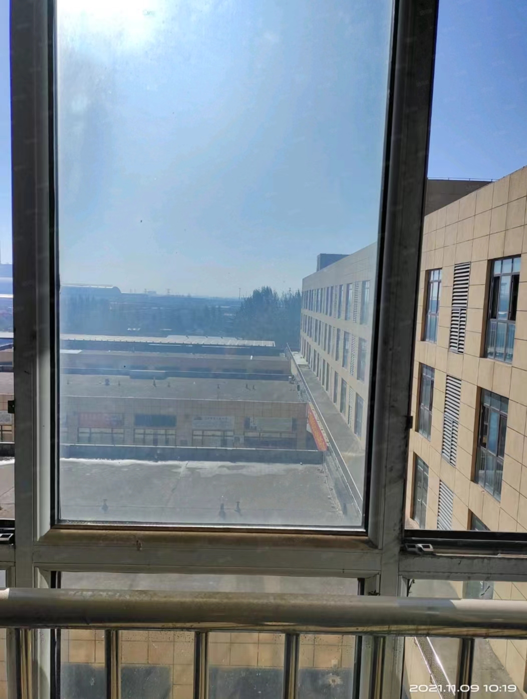 毛坯2室1廳1衛(wèi)74m233萬元