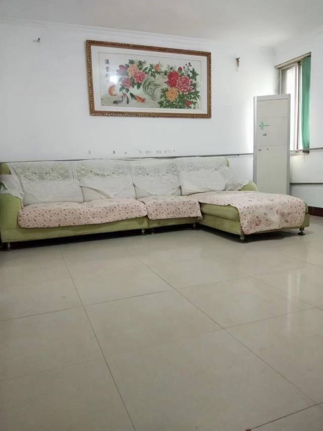 普通裝修3室1廳1衛(wèi)90m21000元/月