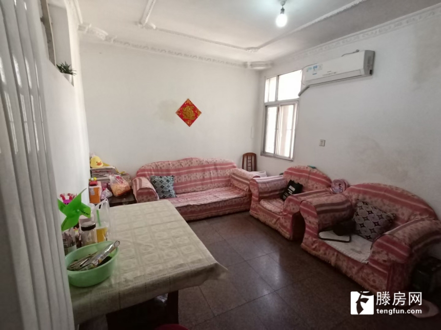 普通裝修3室1廳1衛(wèi)82m258萬(wàn)元