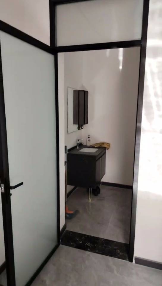 普通裝修1室1廳1衛(wèi)20m2780元/月