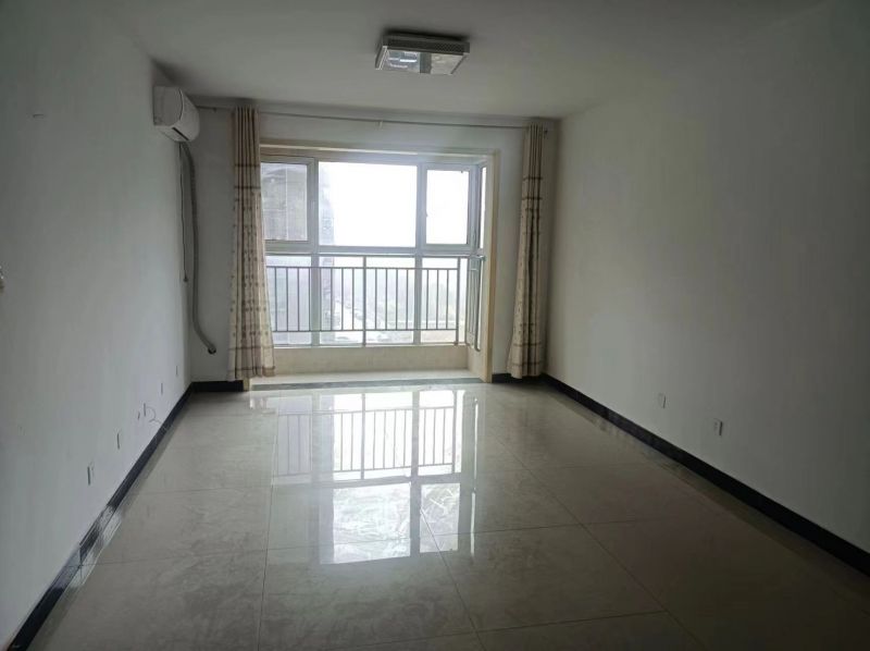 普通裝修3室1廳1衛(wèi)98m21200元/月