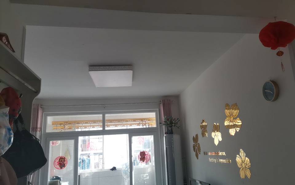 普通裝修3室2廳1衛(wèi)93m216萬元