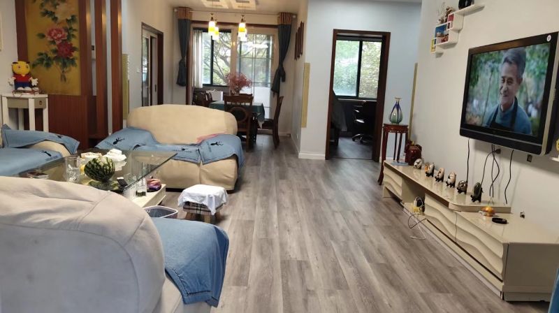 精裝修4室2廳2衛(wèi)157m2198萬元