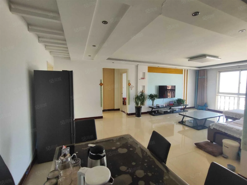 3室2廳1衛(wèi)112萬(wàn)元138m2