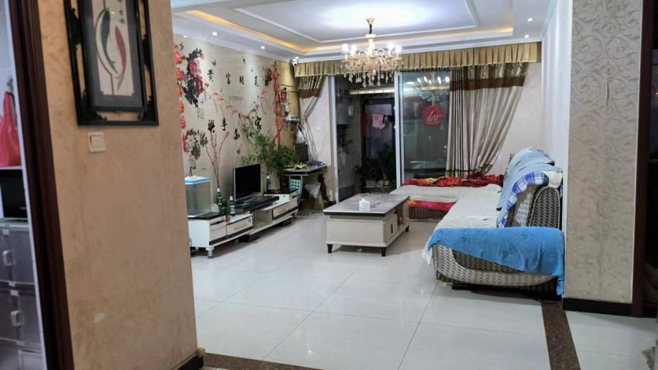 精裝修3室2廳1衛(wèi)113m283萬元