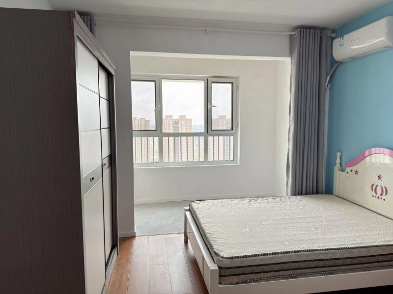 精裝修3室2廳2衛(wèi)158m2399元/月