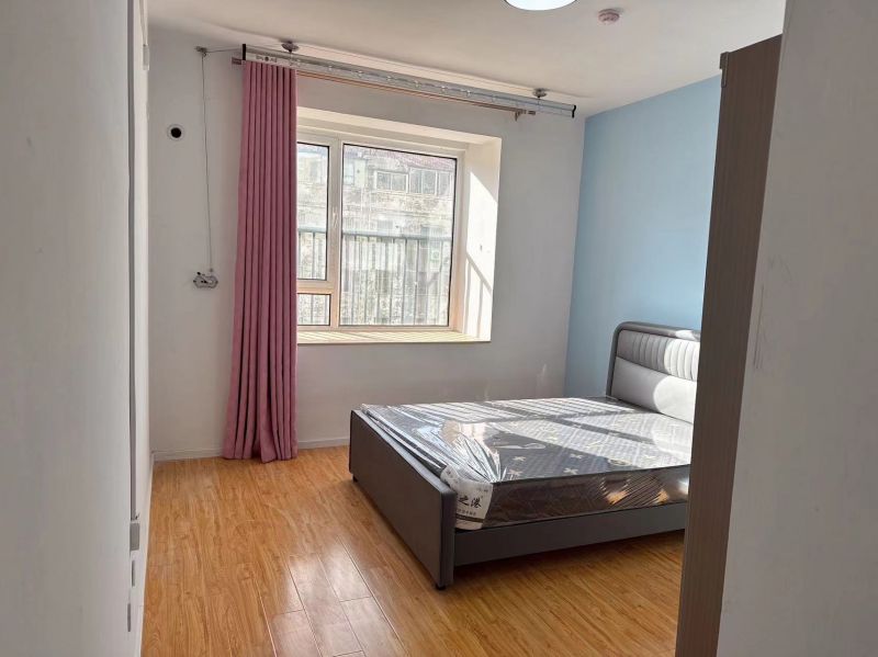 精裝修3室2廳2衛(wèi)158m2460元/月