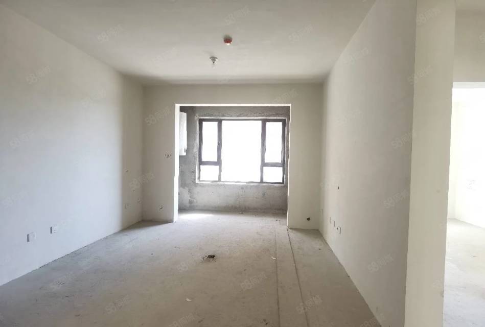 毛坯3室1廳1衛(wèi)112m280萬元