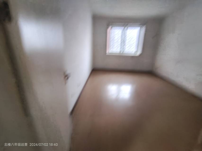 品質(zhì)小區(qū)！3室2廳1衛(wèi)130m2，拎包入駐，隨時看房。