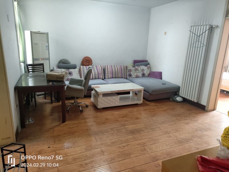 精裝修3室1廳1衛(wèi)90m21300元/月