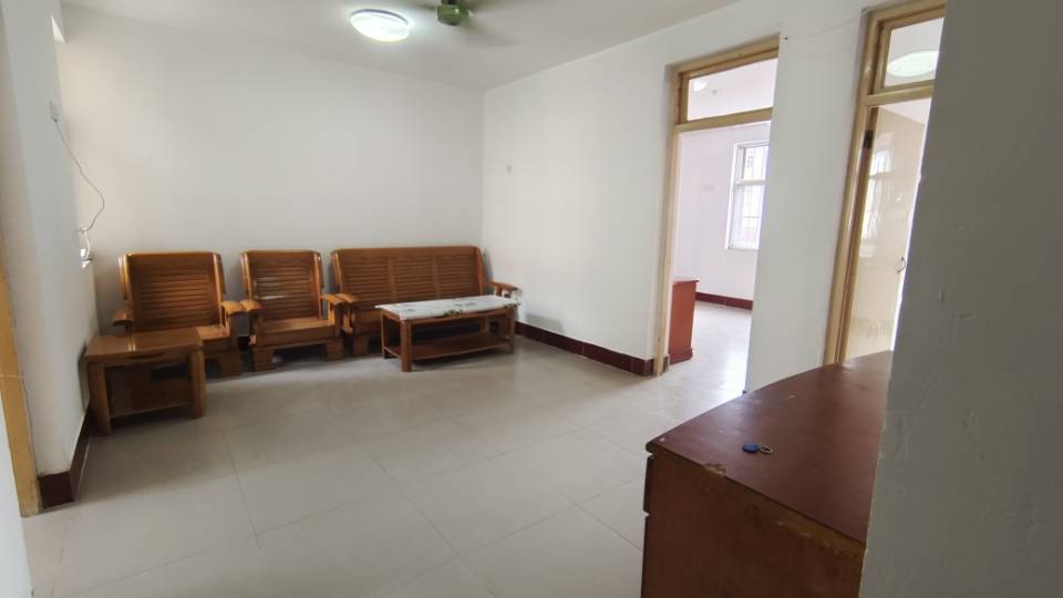 步梯2樓3室2廳1衛(wèi)90m265萬(wàn)元