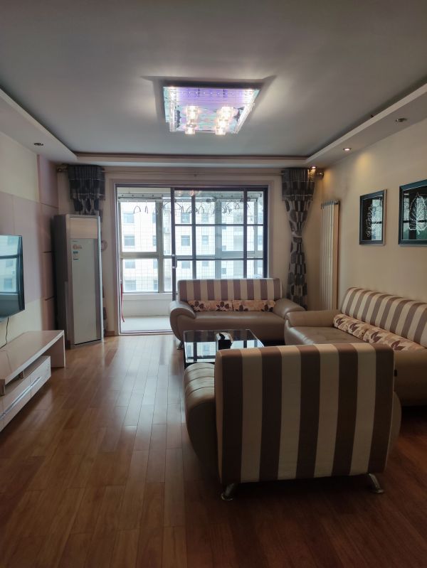 普通裝修3室2廳2衛(wèi)125m2139萬元