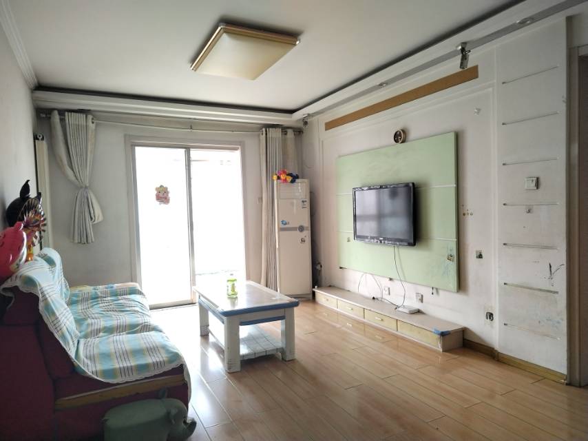 精裝修3室2廳1衛(wèi)110m21450元/月