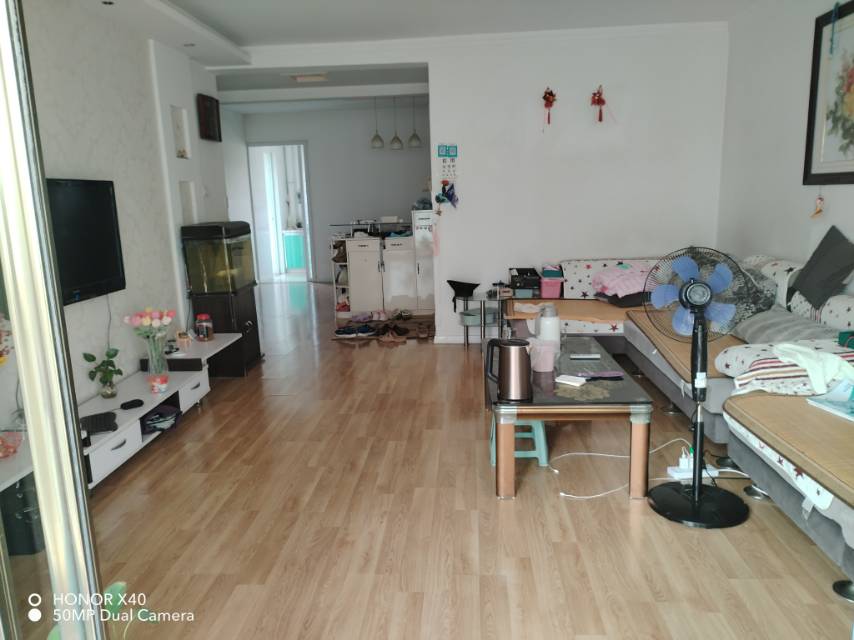 低價(jià)急售3室2廳2衛(wèi)138平方106萬(wàn)