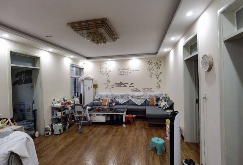 滕北學(xué)區(qū)房，精裝修3室2廳1衛(wèi)102m268萬元