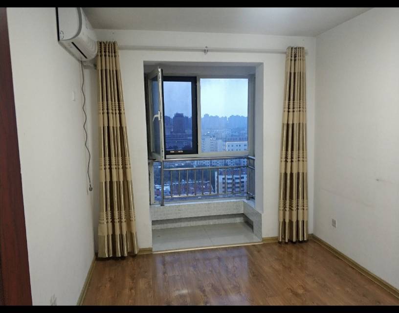 普通裝修2室2廳1衛(wèi)100m21500元/月