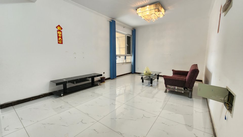 中央公館2室1廳1衛(wèi)90m21250元/月周邊老實(shí)小多個(gè)商場(chǎng)超市公園