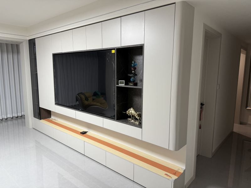 4室2廳2衛(wèi)150萬元146m2精裝修出售