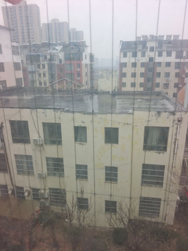 3室2廳1衛(wèi)100萬元107.5m2普通裝修出售