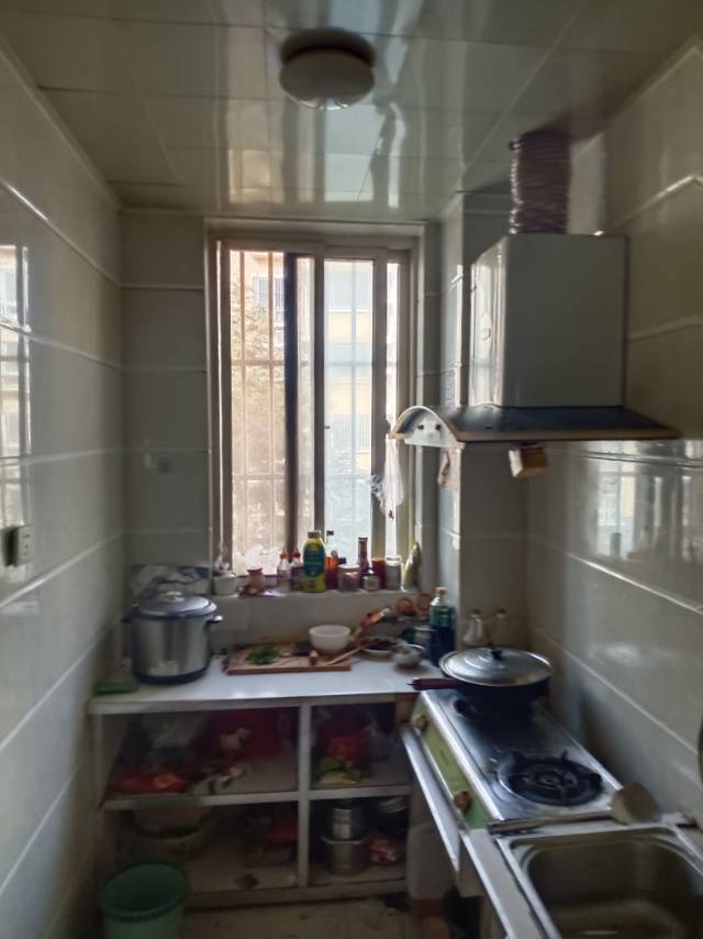 普通裝修2室1廳1衛(wèi)72m2835元/月