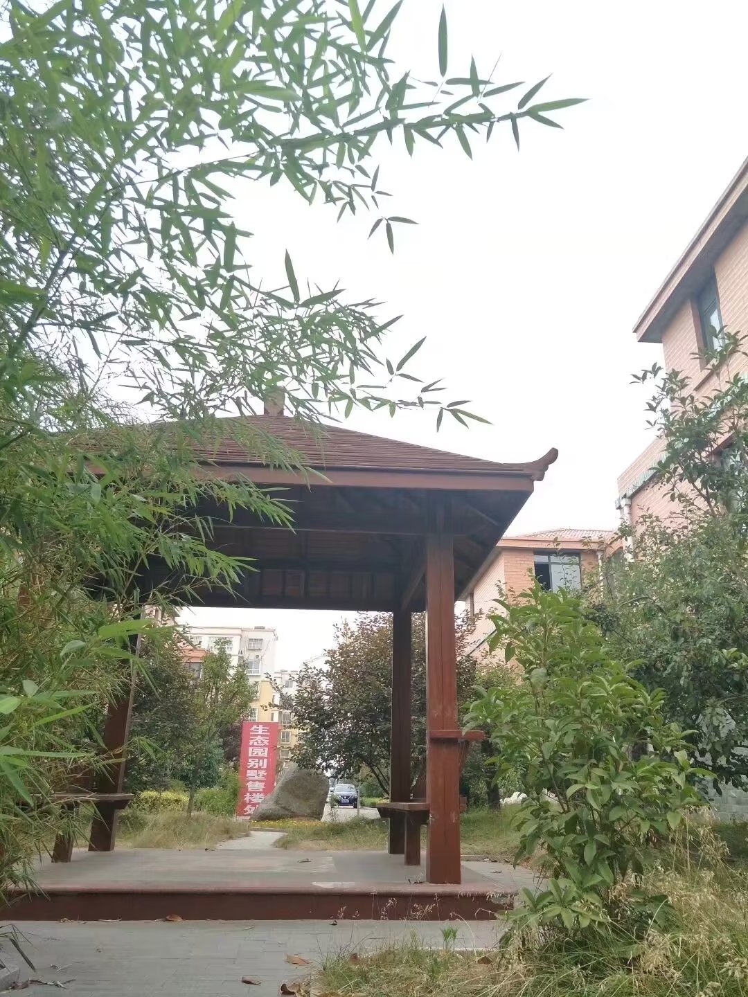 品質(zhì)小區(qū)！6室3廳3衛(wèi)320m2全明戶型，朝向采光好。