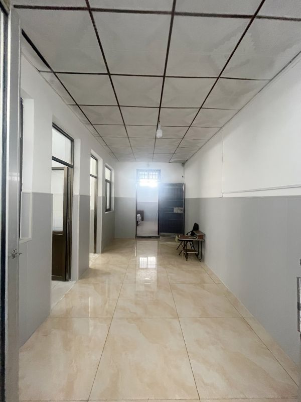 普通裝修4室2廳1衛(wèi)146m2800元/月