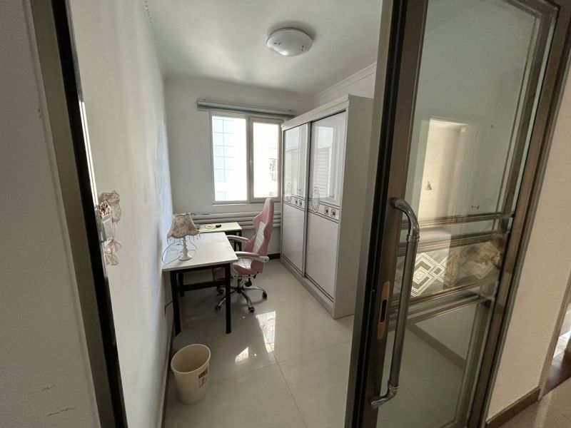 普通裝修3室2廳1衛(wèi)110m21666元/月