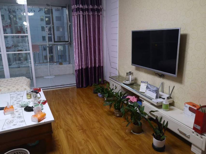 精裝修3室2廳1衛(wèi)131m2115萬(wàn)元