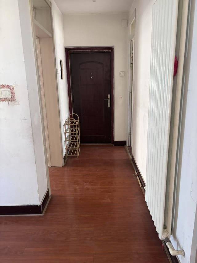 普通裝修3室2廳1衛(wèi)80m253萬(wàn)元