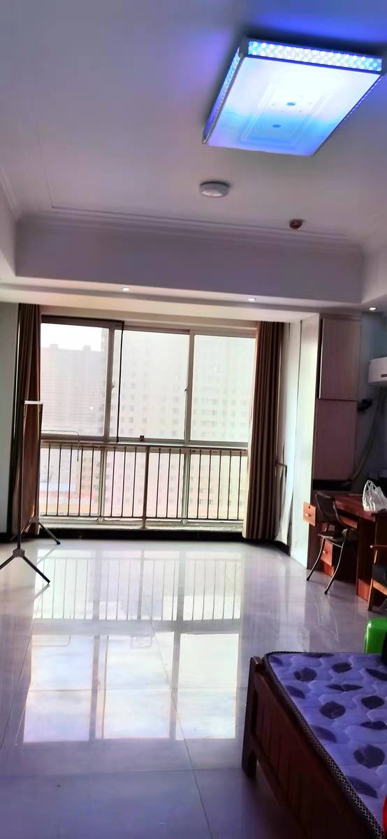 普通裝修1室1廳1衛(wèi)51m2950元/月